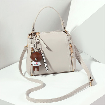 Geanta mini de dama cu accesoriu ursulet si maner lung in mai multe culori