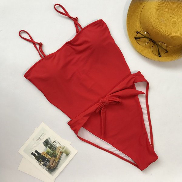 Costum de baie bridget elegant, cu spatele gol și curea