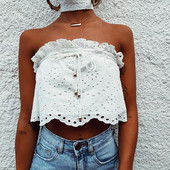 Модерно дамско бюстие в бял цвят с тънки връзки