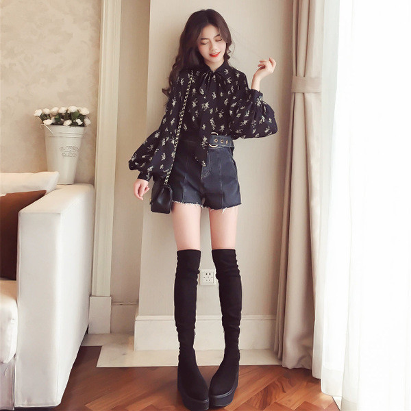 Cămașă de damă cu mâneci lungi ca un felinar în două culori