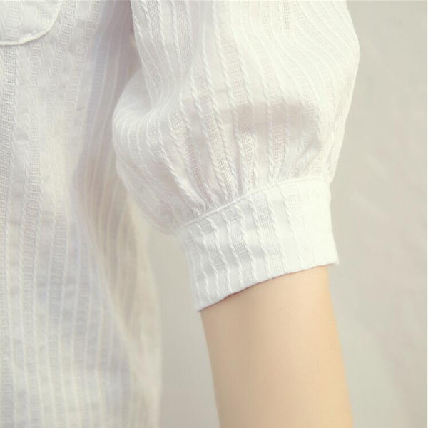 Női nyári ing dekoratív zsebekkel és 3/4-es ujjakkal