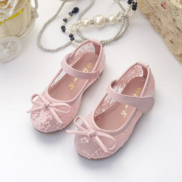 Pantofi copii din dantela pentru fete cu broderie si panglica in doua culori