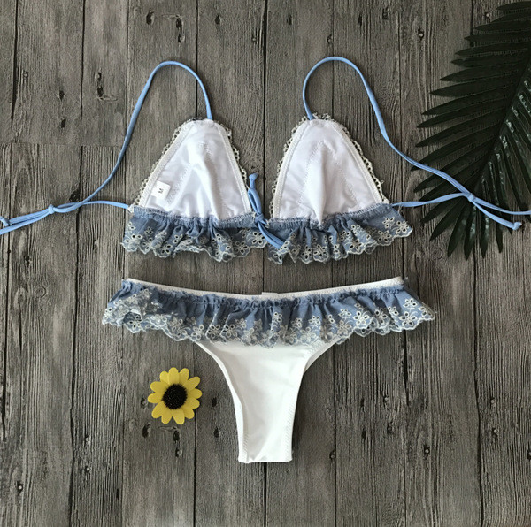 Costum de baie delicat de dama din doua piese cu dantela si bretele subtiri