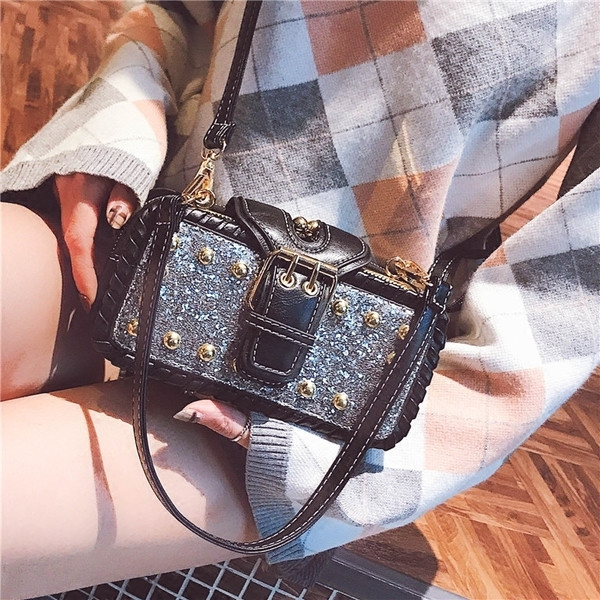Geanta mini dama cu paiete si detalii metalice