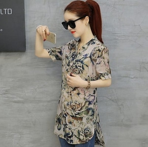 Лятна дамска риза с къс ръкав в флорален десен