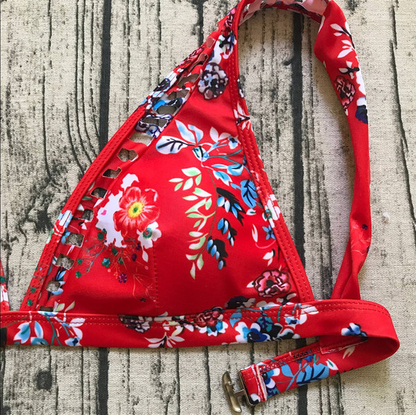 Costum de baie clasic de damă, din două piese, roșu, cu imprimeu