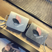 Mini geanta de dama cu motive florale 3D in culori proaspete