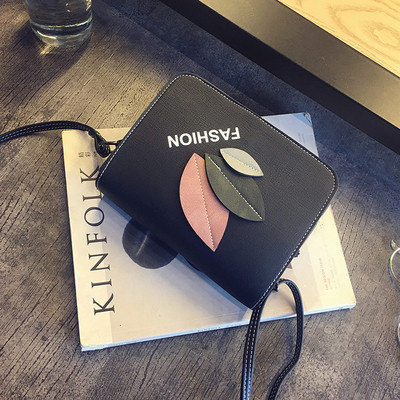 Mini geanta de dama cu motive florale 3D in culori proaspete