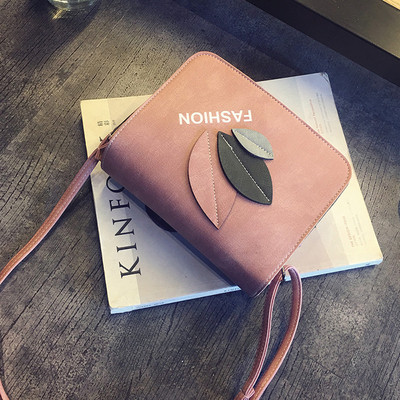 Mini geanta de dama cu motive florale 3D in culori proaspete