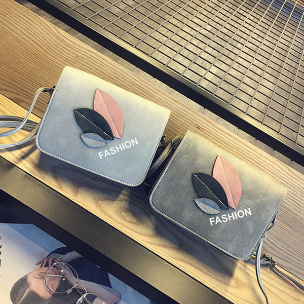 Mini geanta de dama cu motive florale 3D in culori proaspete