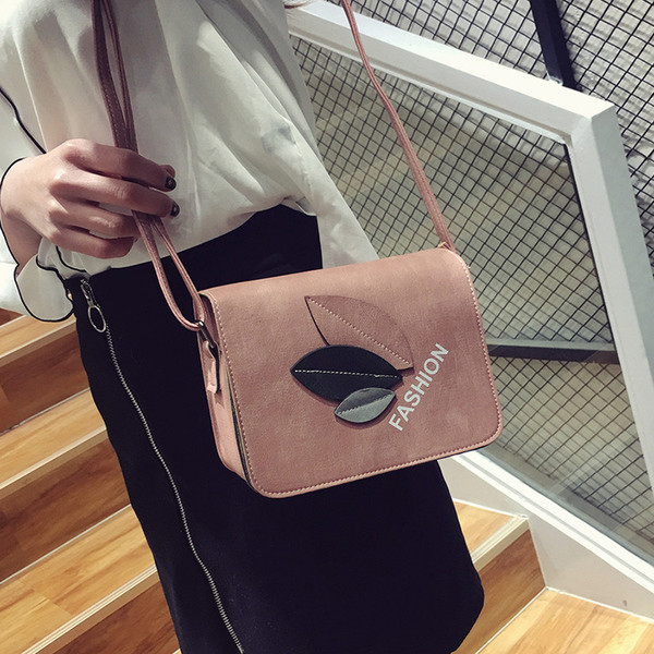 Mini geanta de dama cu motive florale 3D in culori proaspete