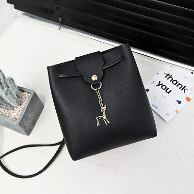 Mini geanta casual din piele ecologica cu element metalic si curea lunga