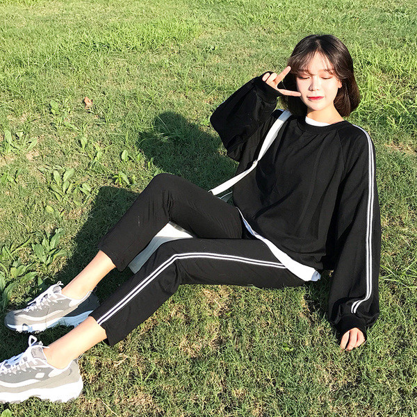 Ежедневен дамски екип от две части в черен цвят