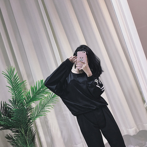 Ежедневен дамски екип от две части в черен цвят