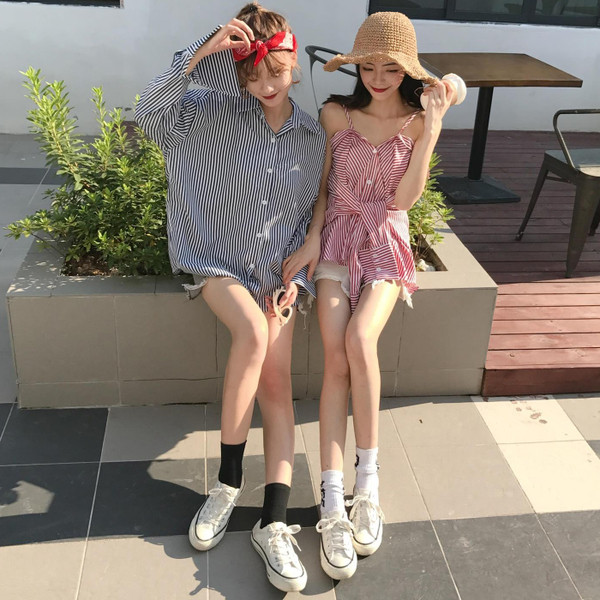 Cămașă modernă de damă cu bretele și mâneci lungi în două culori