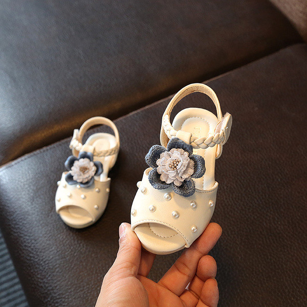 Sandale de copii delicate pentru fete cu decor 3D si perle in doua culori