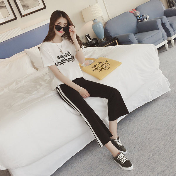 Sport - echipa casual feminina in doua parti - tricou cu inscriptie si lungime pantaloni 7/8 in trei culori