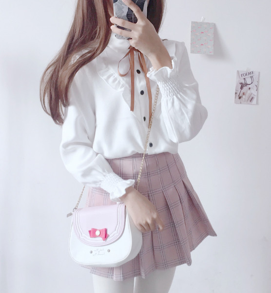 Cămașă de damă cu elastic pe mâneci în două culori potrivită pentru utilizarea de zi cu zi