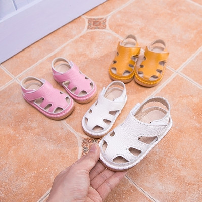 Семпли детски унисекс затворени сандали,подходящи за ежедневие в три цвята