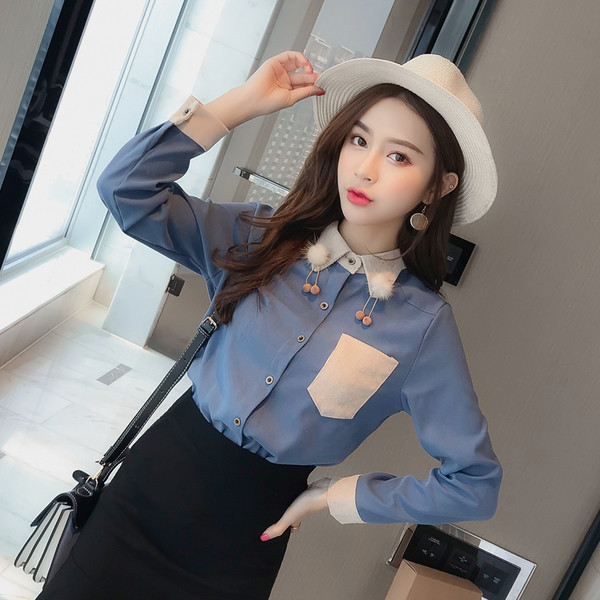 Különböző színű női ing díszzsebbel, gallérján elemes pehely