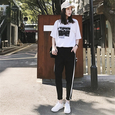 Everyday women`s team in two parts - T-shirt with applique and sports pants