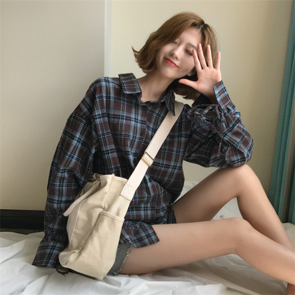 Дамска риза широк модел с панделка на гърба и връзки на ръкавите