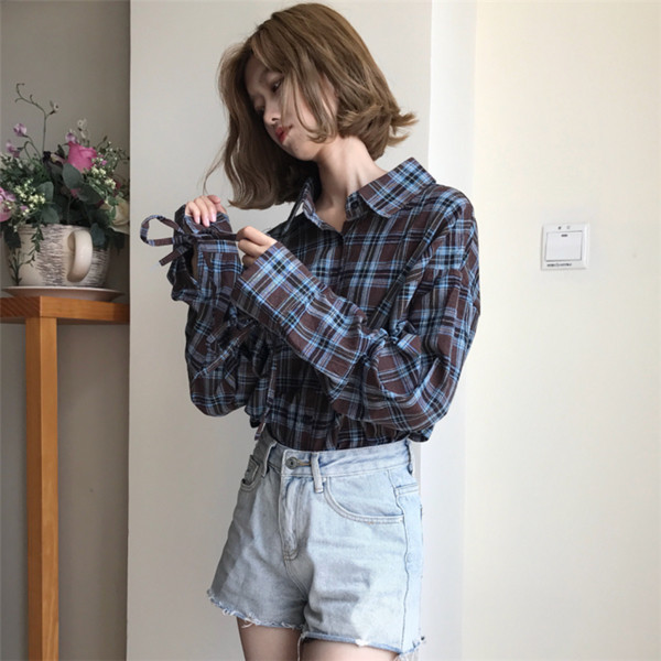 Дамска риза широк модел с панделка на гърба и връзки на ръкавите