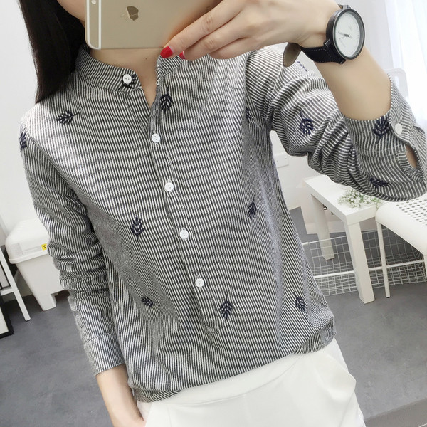 Cămașă elegantă de damă cu mâneci lungi și imprimeu