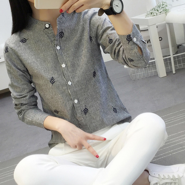 Cămașă elegantă de damă cu mâneci lungi și imprimeu