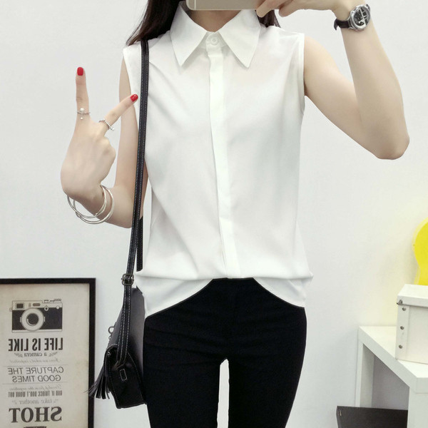 Cămașă uni fără mâneci de damă, de culoare albă, potrivită pentru utilizarea de zi cu zi