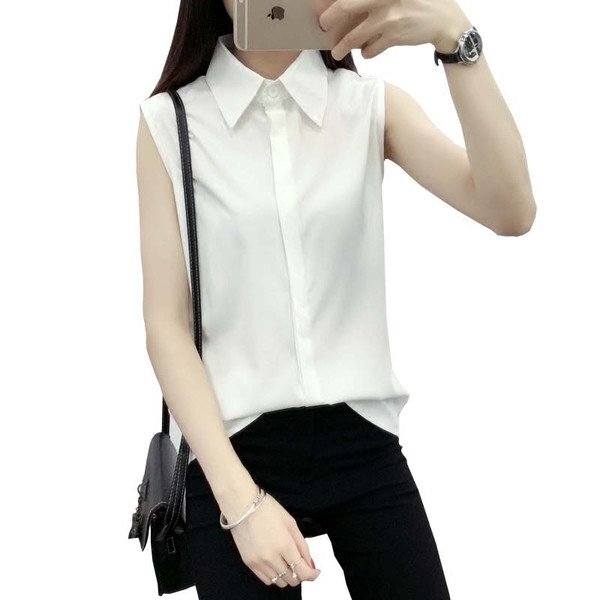 Cămașă uni fără mâneci de damă, de culoare albă, potrivită pentru utilizarea de zi cu zi
