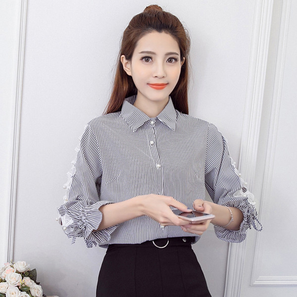 Cămașă de damă în trei culori cu panglici de dantelă pe mâneci