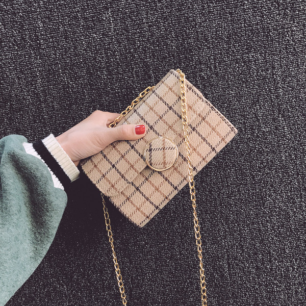 Mini geanta de dama pe bare cu lant lung