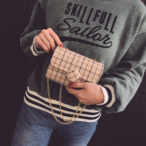 Mini geanta de dama pe bare cu lant lung