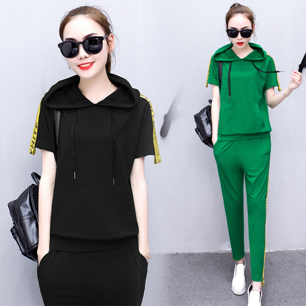 Echipa zilnică feminină din două părți în trei culori