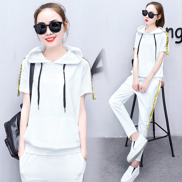 Echipa zilnică feminină din două părți în trei culori