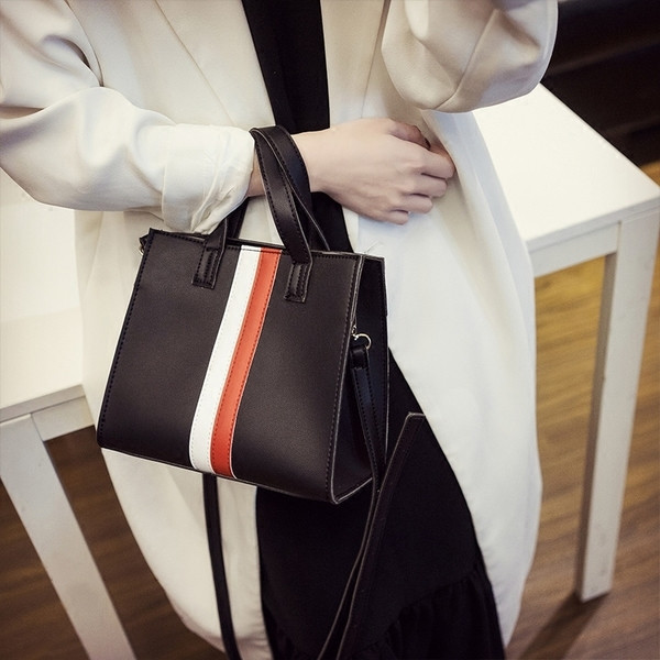 Geanta de dama eleganta cu bareta scurta si lunga decorata cu panglici colorate