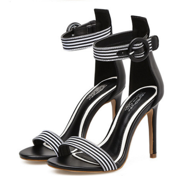 Sandale de damă cu toc înalt, de culoare neagră și bej, cu bretele cu dungi