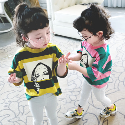 Екстравагантна детска тениска с апликация в два цвята