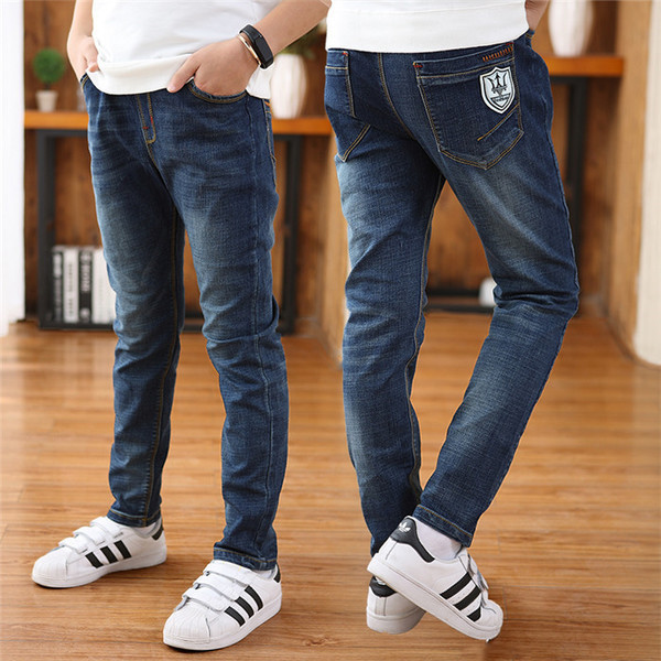 Blugi de copii pentru baieti in culori inchise si deschise cu buzunare si imprimeu