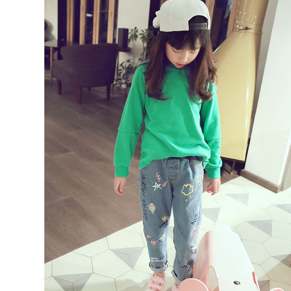 Blugi casual copii pentru fete cu mini aplicatii colorate in culoare deschisa