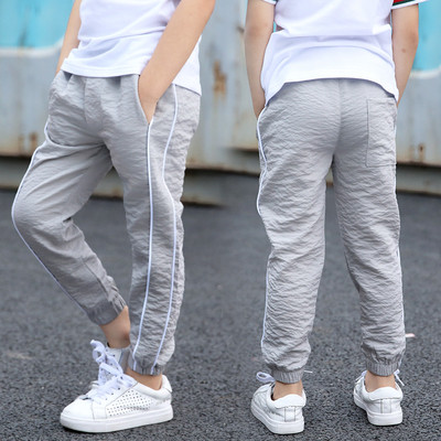 Pantaloni de vara copii pentru baieti in trei culori cu buzunare si bretele laterale