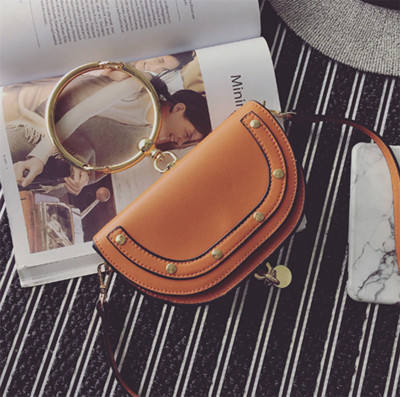 Mini geanta de mana boema cu maner rotund metalic, in diferite culori