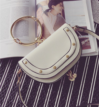 Mini geanta de mana boema cu maner rotund metalic, in diferite culori