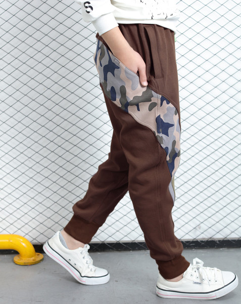 Pantaloni casual copii pentru baieti in diferite culori cu model de camuflaj