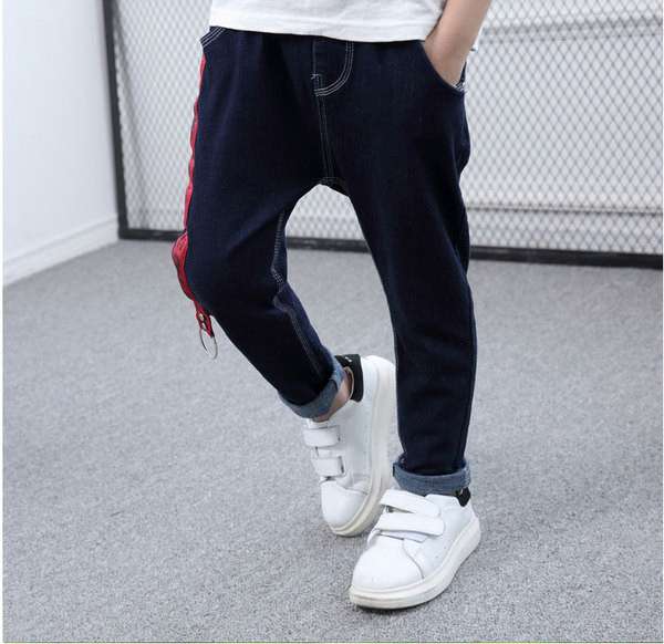 Gyermek farmernadrág fiúknak különböző színekben felirattal és nyomattal