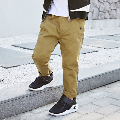 Pantaloni casual pentru copii pentru baieti cu nasturi de decor si buzunare