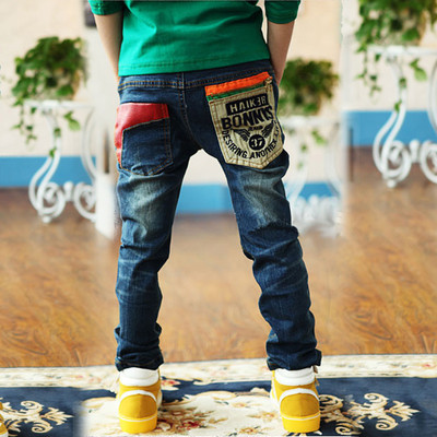 Blugi de copii pentru baieti cu imprimeuri si broderii diferite