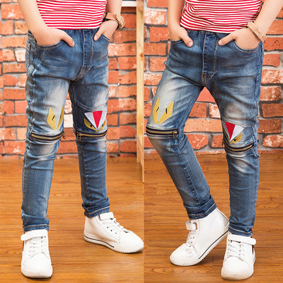 Blugi de copii pentru baieti cu imprimeuri si broderii diferite