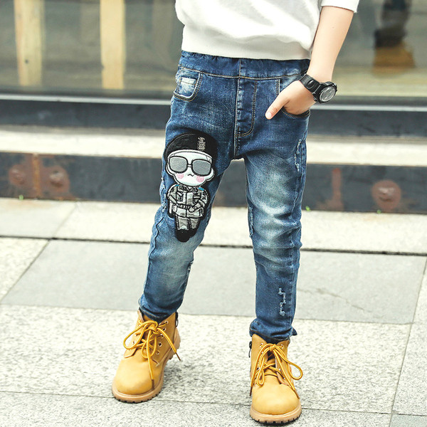 Blugi de copii pentru baieti cu imprimeuri si broderii diferite